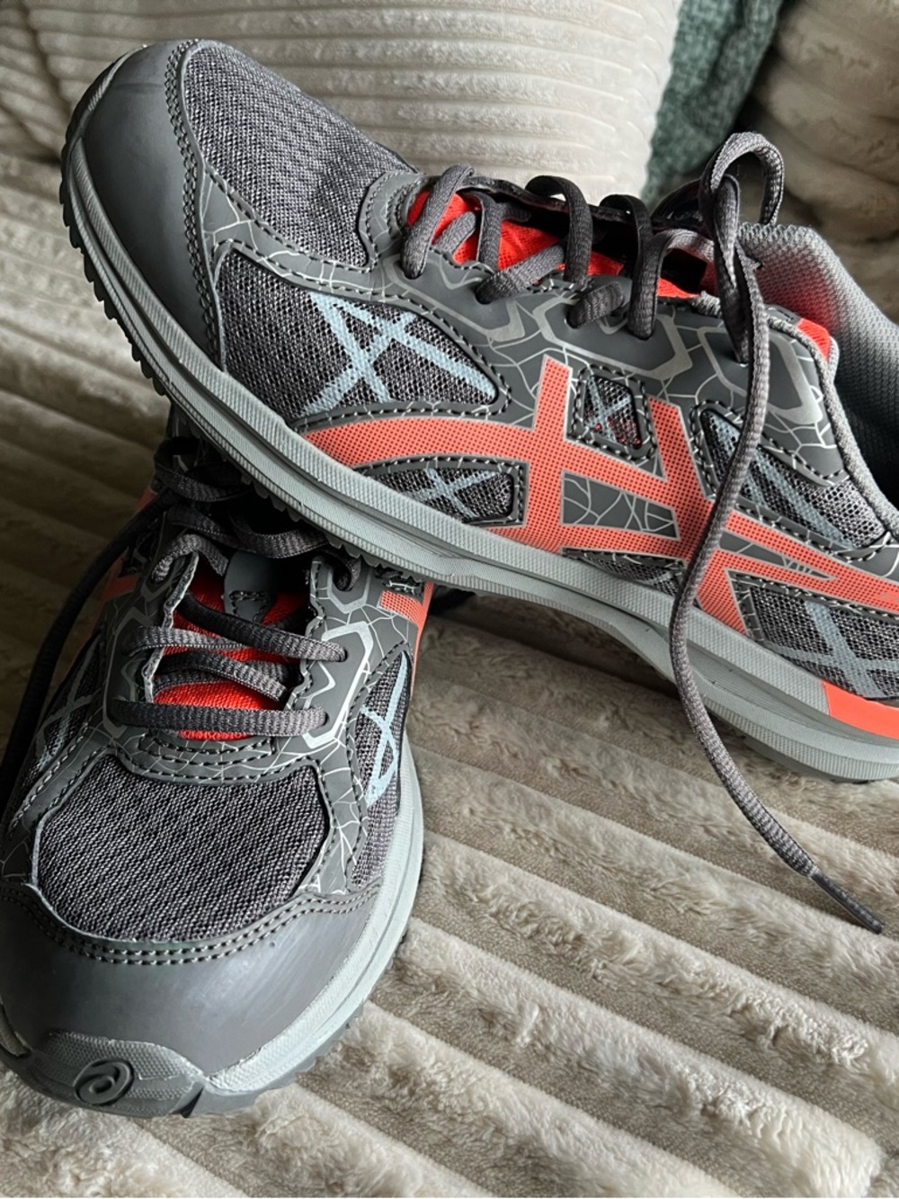 ASICS women’s size US 8 Gray Orange Athletic Sneakers Reflective running